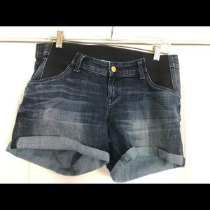 Maternity shorts